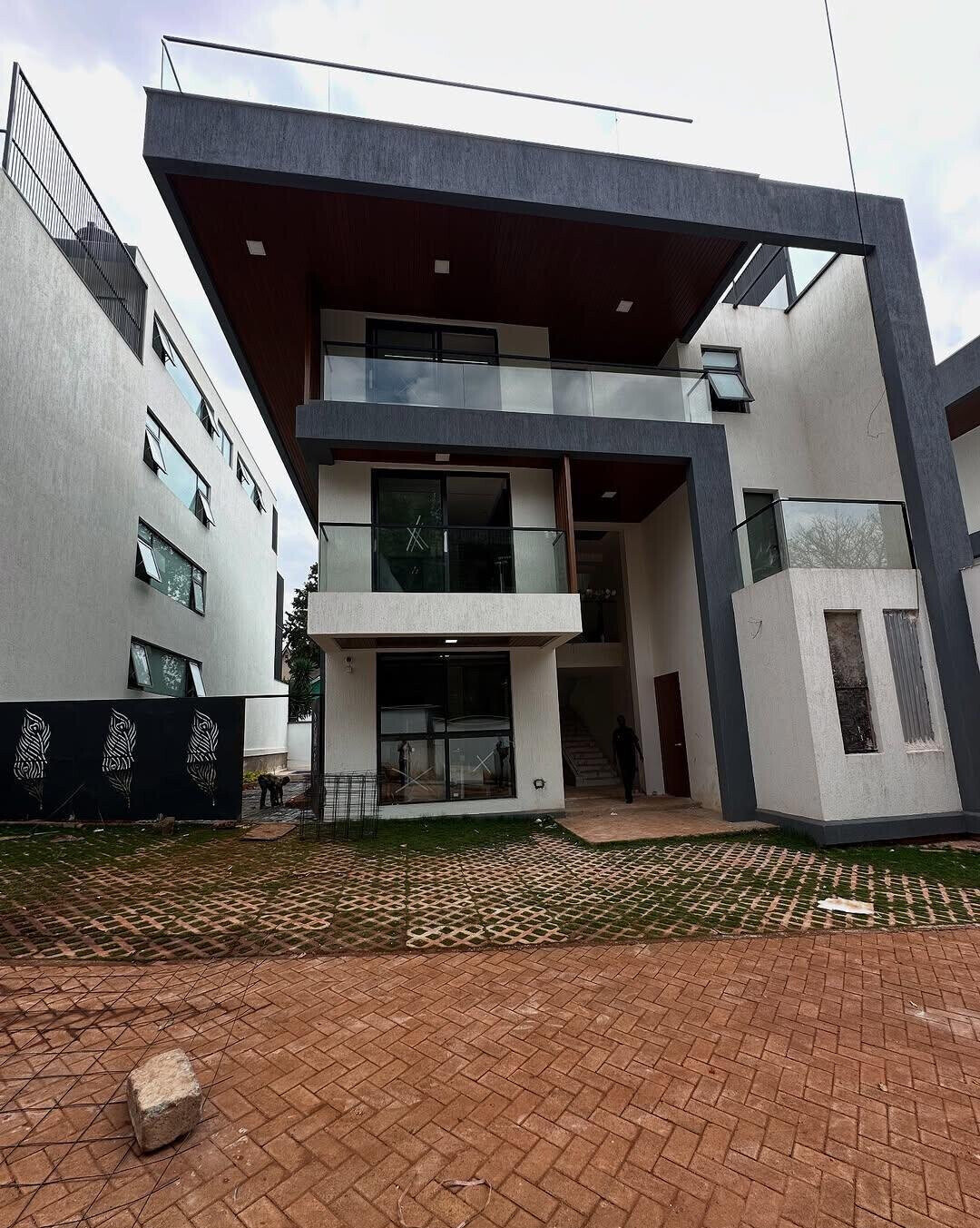 New 5-Bed Villa with Elevator & Backup Generator - Lavington