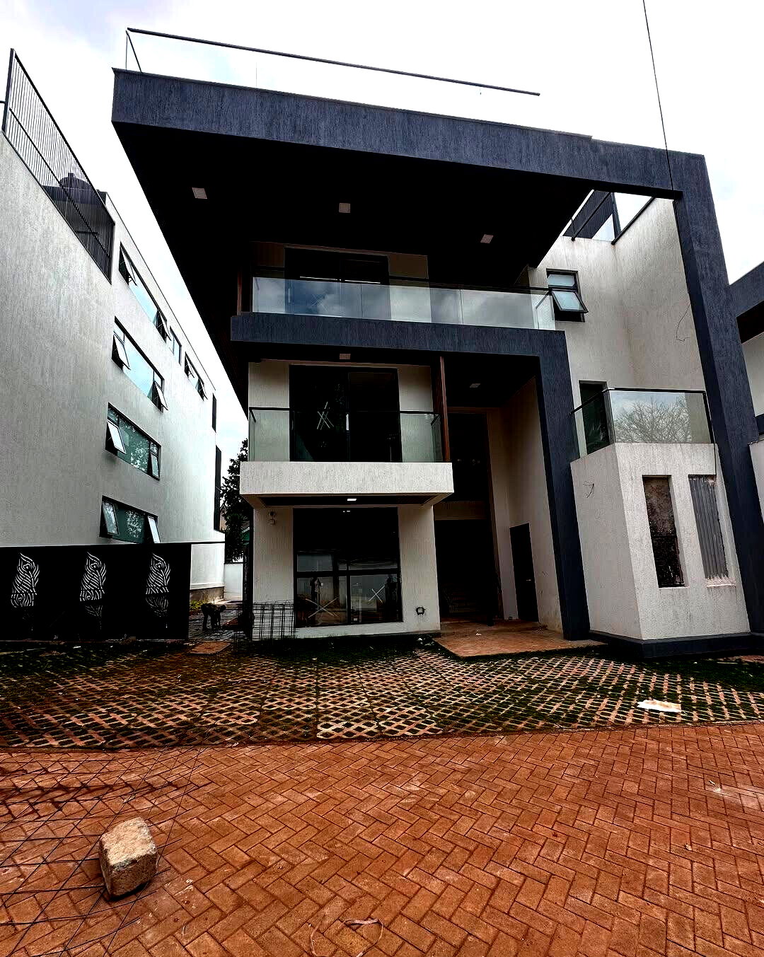 New 5-Bed Villa with Elevator & Backup Generator - Lavington
