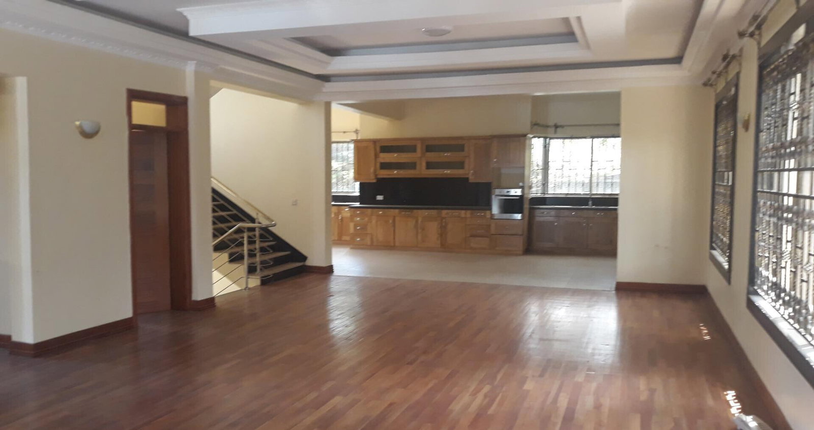 5 En-Suite Bedroom Townhouse with Pool & DSQ - Parklands