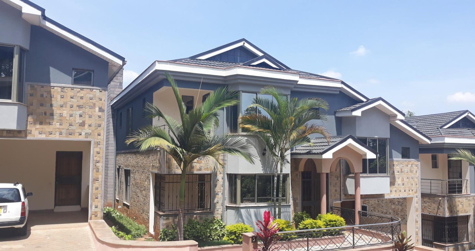 5 En-Suite Bedroom Townhouse with Pool & DSQ - Parklands
