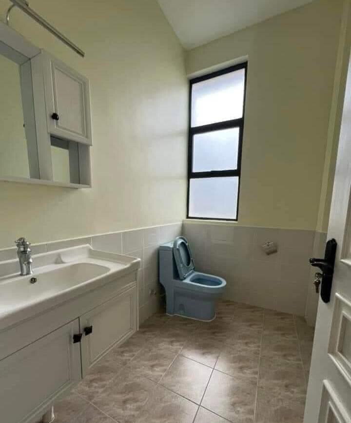 5-Ensuite Townhouse with Rooftop Terrace & Private Garden – Karen