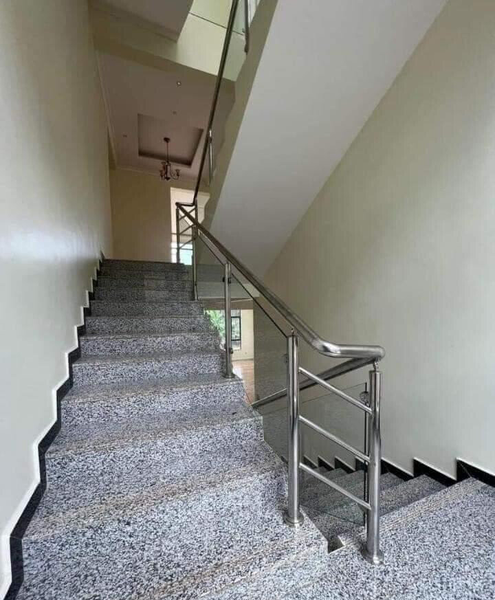 5-Ensuite Townhouse with Rooftop Terrace & Private Garden – Karen