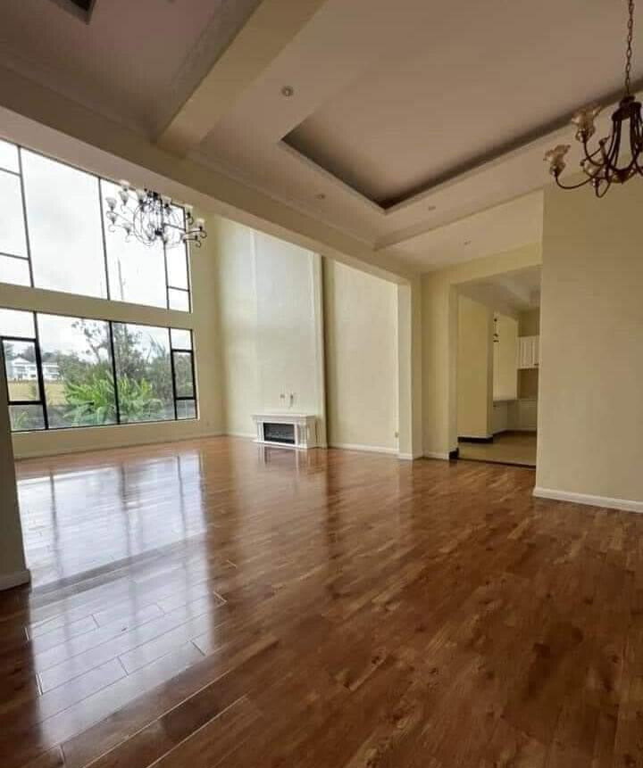 5-Ensuite Townhouse with Rooftop Terrace & Private Garden – Karen
