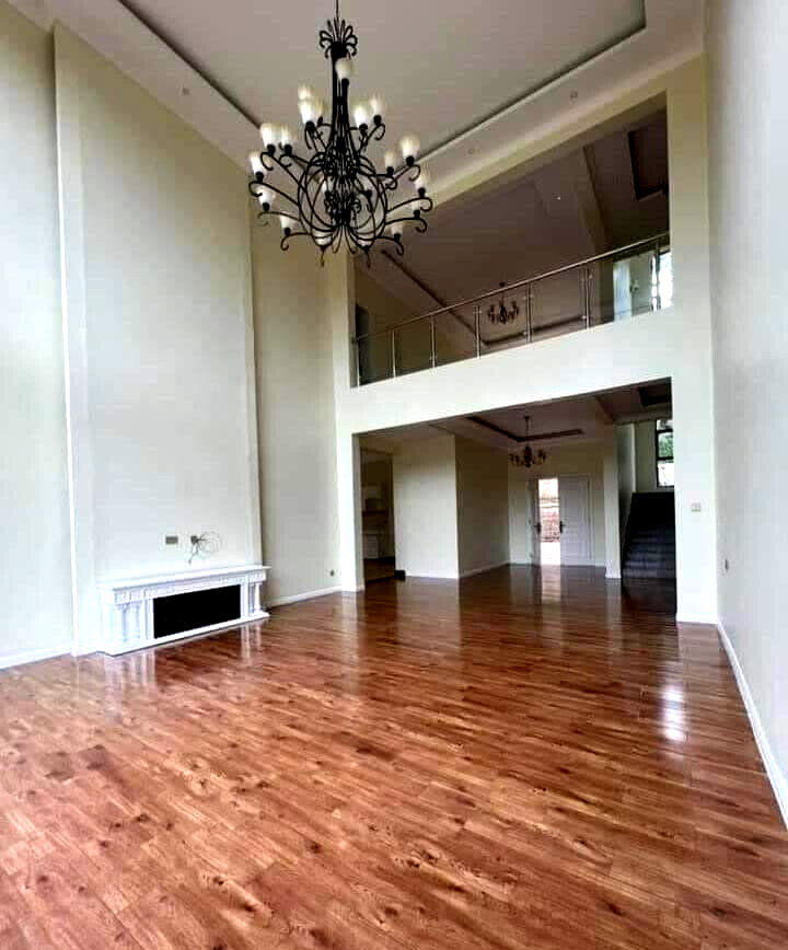 5-Ensuite Townhouse with Rooftop Terrace & Private Garden – Karen