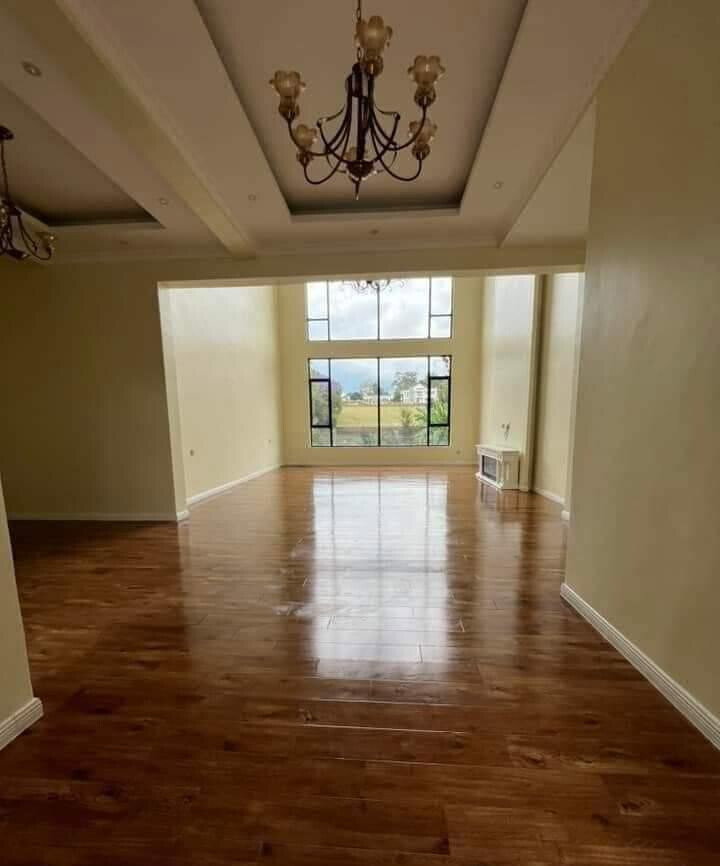 5-Ensuite Townhouse with Rooftop Terrace & Private Garden – Karen