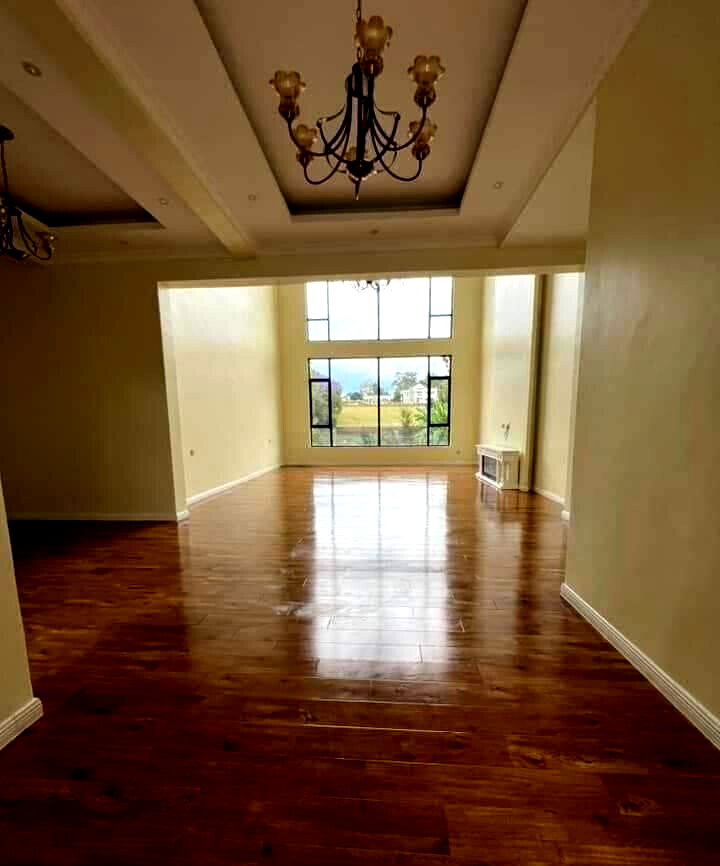 5-Ensuite Townhouse with Rooftop Terrace & Private Garden – Karen