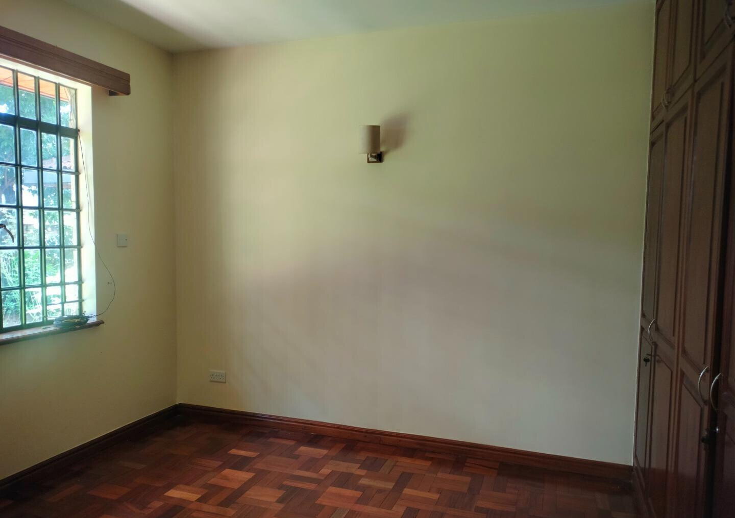 Pet Friendly 5BR Townhouse on Half Acre
