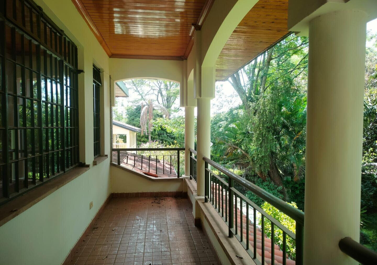Pet Friendly 5BR Townhouse on Half Acre