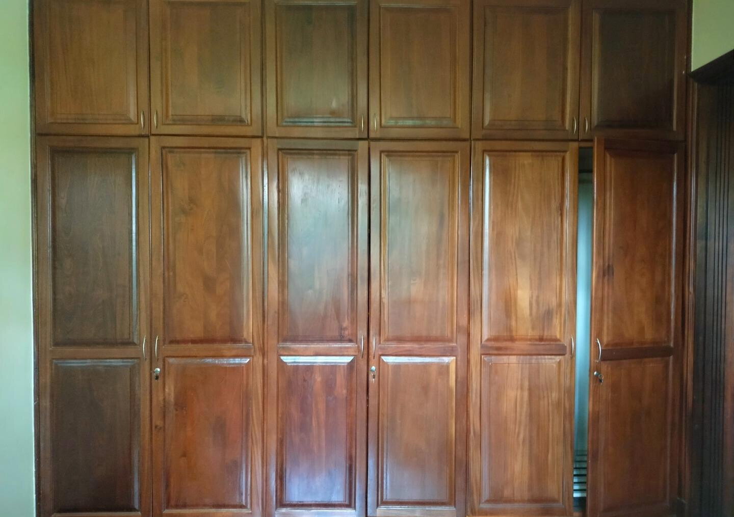 Pet Friendly 5BR Townhouse on Half Acre