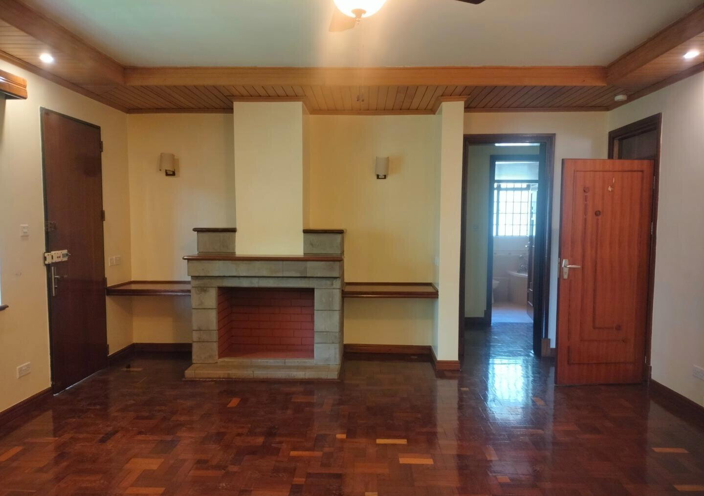 Pet Friendly 5BR Townhouse on Half Acre