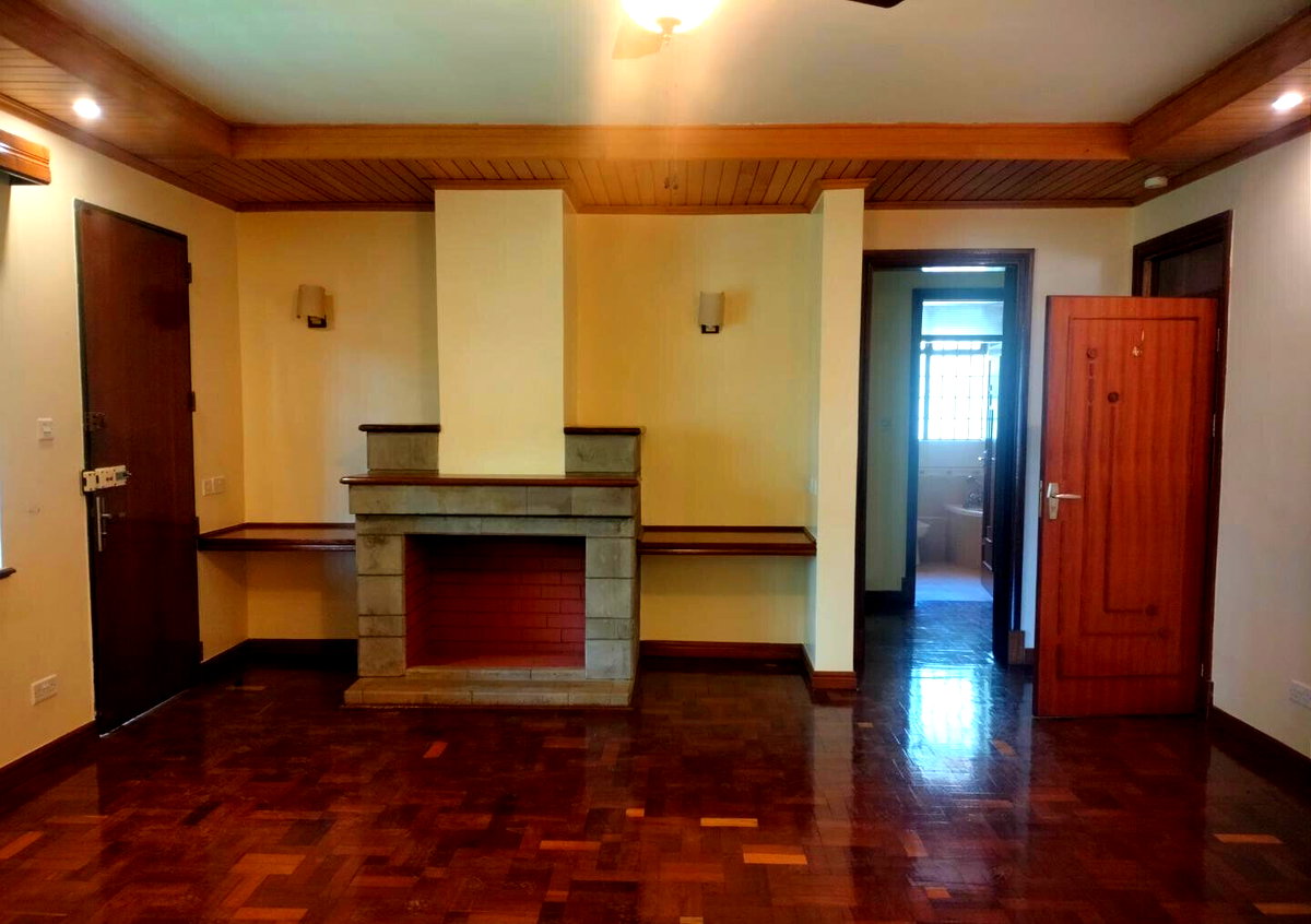 Pet Friendly 5BR Townhouse on Half Acre