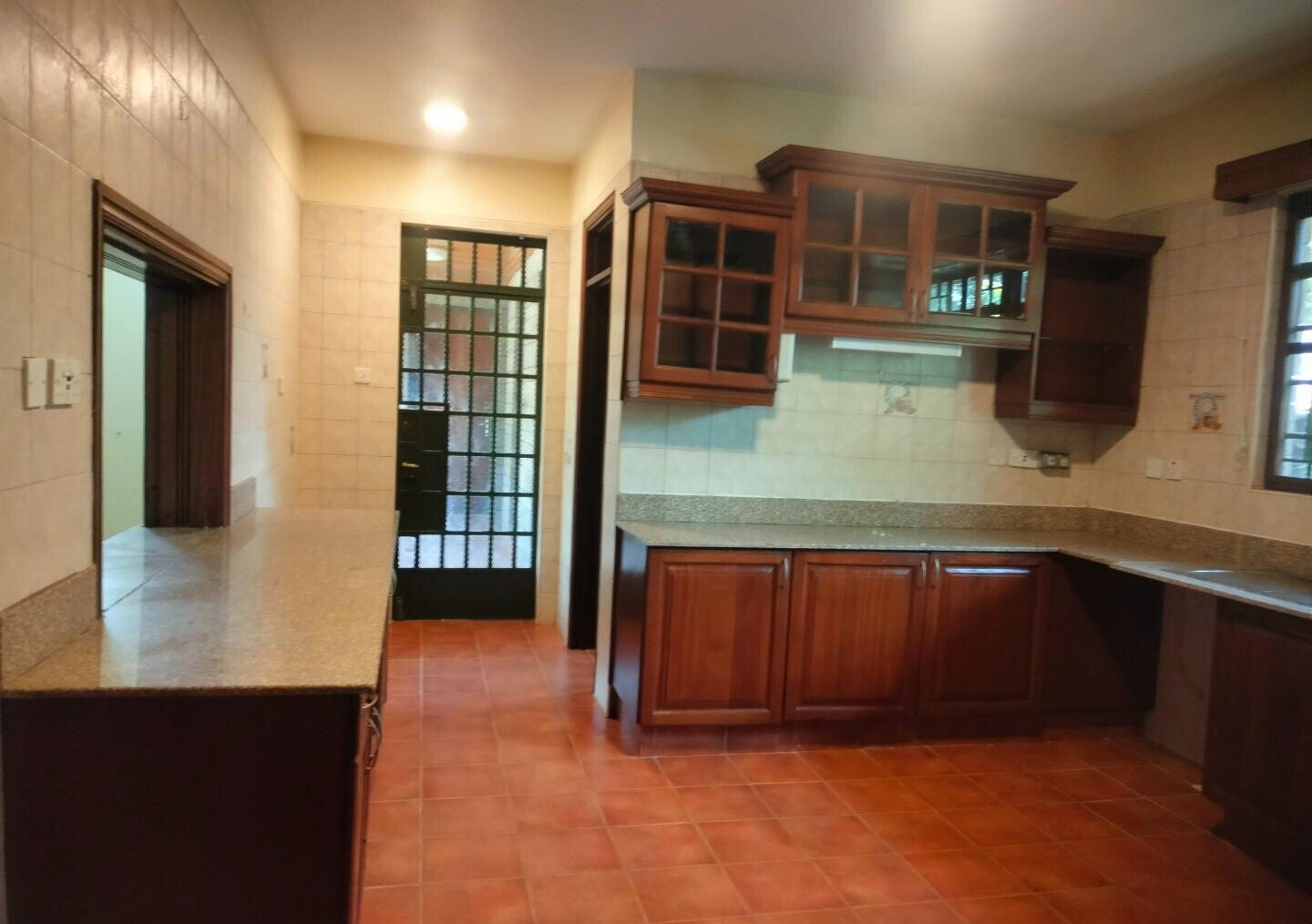 Pet Friendly 5BR Townhouse on Half Acre