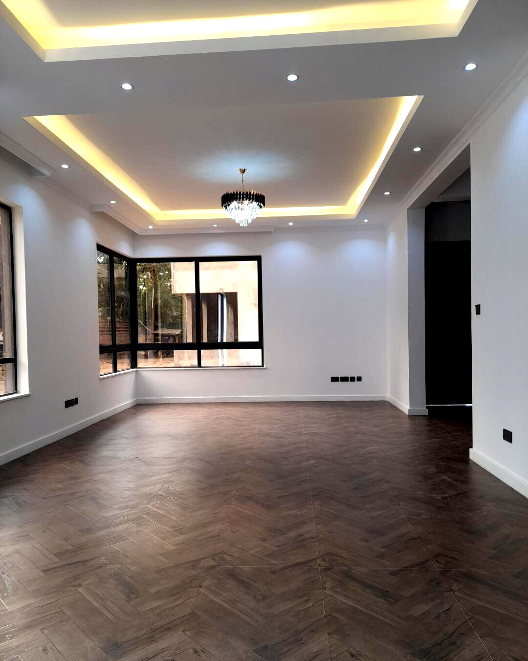 4-Ensuite Townhouse with Rooftop Terrace & Solar - Lavington