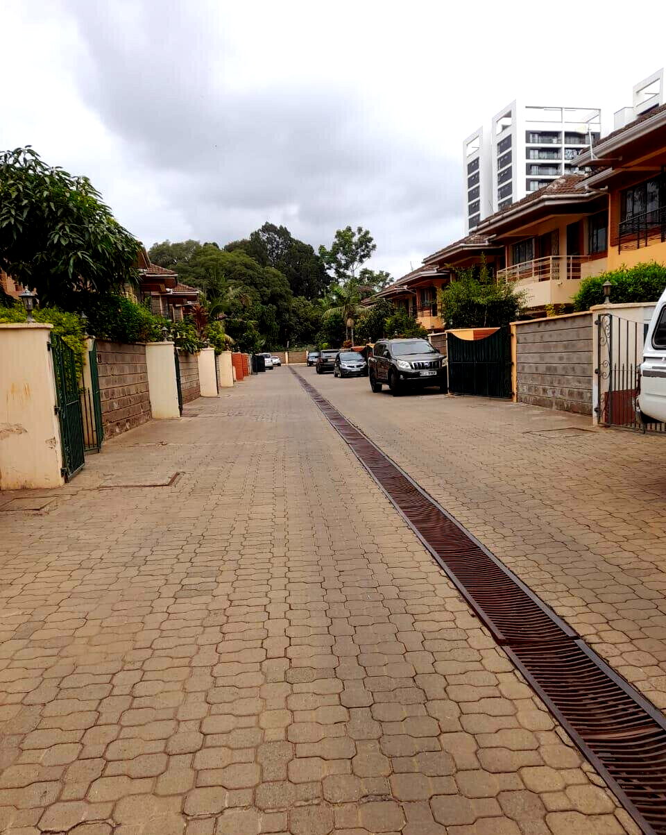 5-Ensuite Townhouse with Pool in Gated Community - Lavington