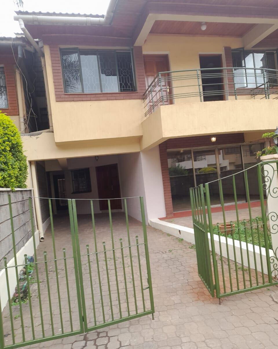 5-Ensuite Townhouse with Pool in Gated Community - Lavington