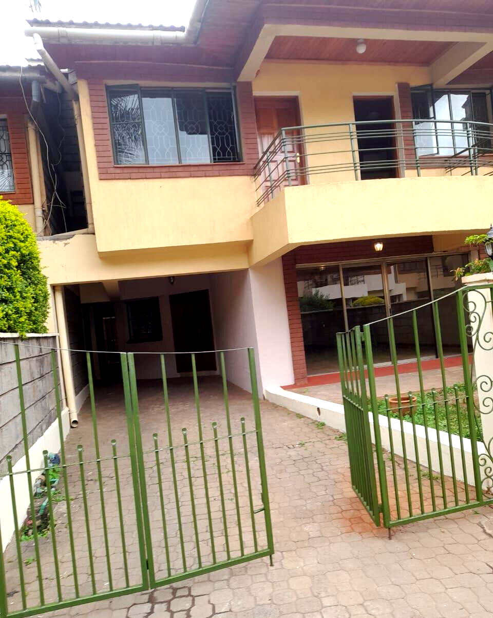 5-Ensuite Townhouse with Pool in Gated Community - Lavington