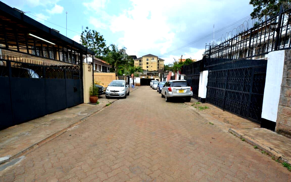 4BR Gated Maisonette with Prayer Room & DSQ - Westlands