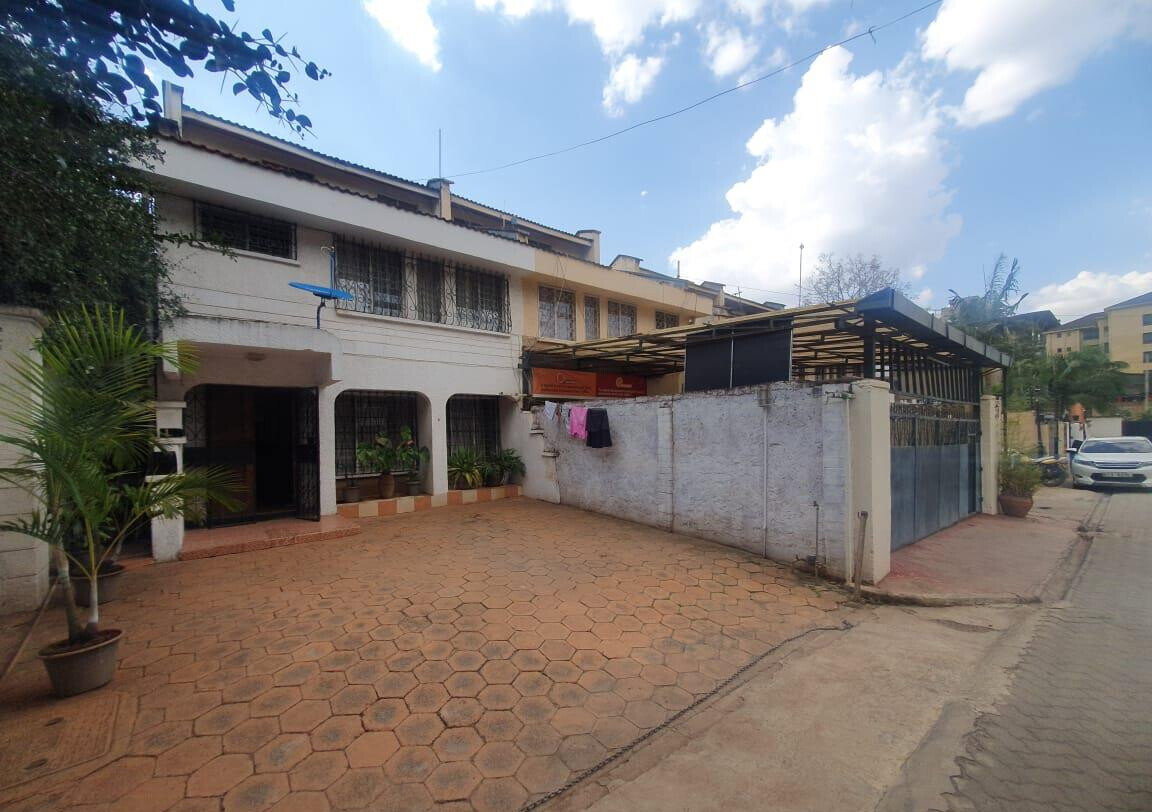 4BR Gated Maisonette with Prayer Room & DSQ - Westlands
