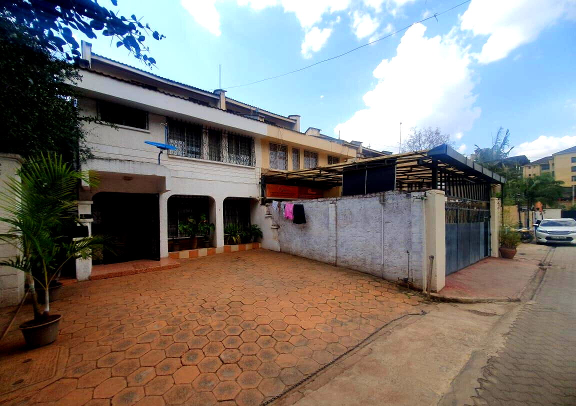 4BR Gated Maisonette with Prayer Room & DSQ - Westlands