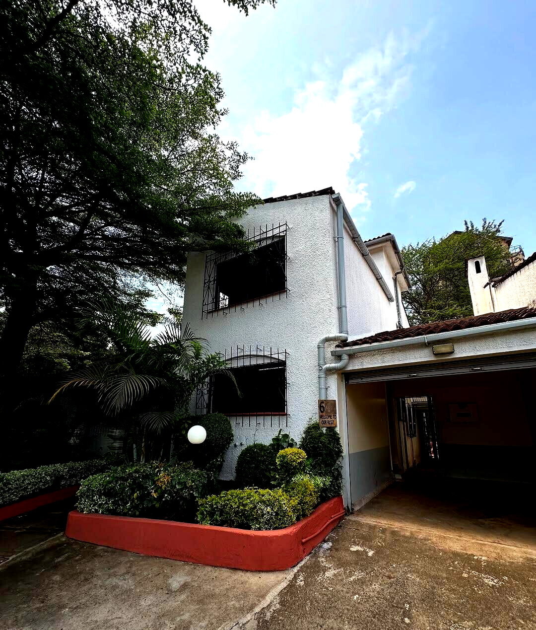 4BR Townhouse with Private Garden & DSQ in 6-Unit Court - Kilimani