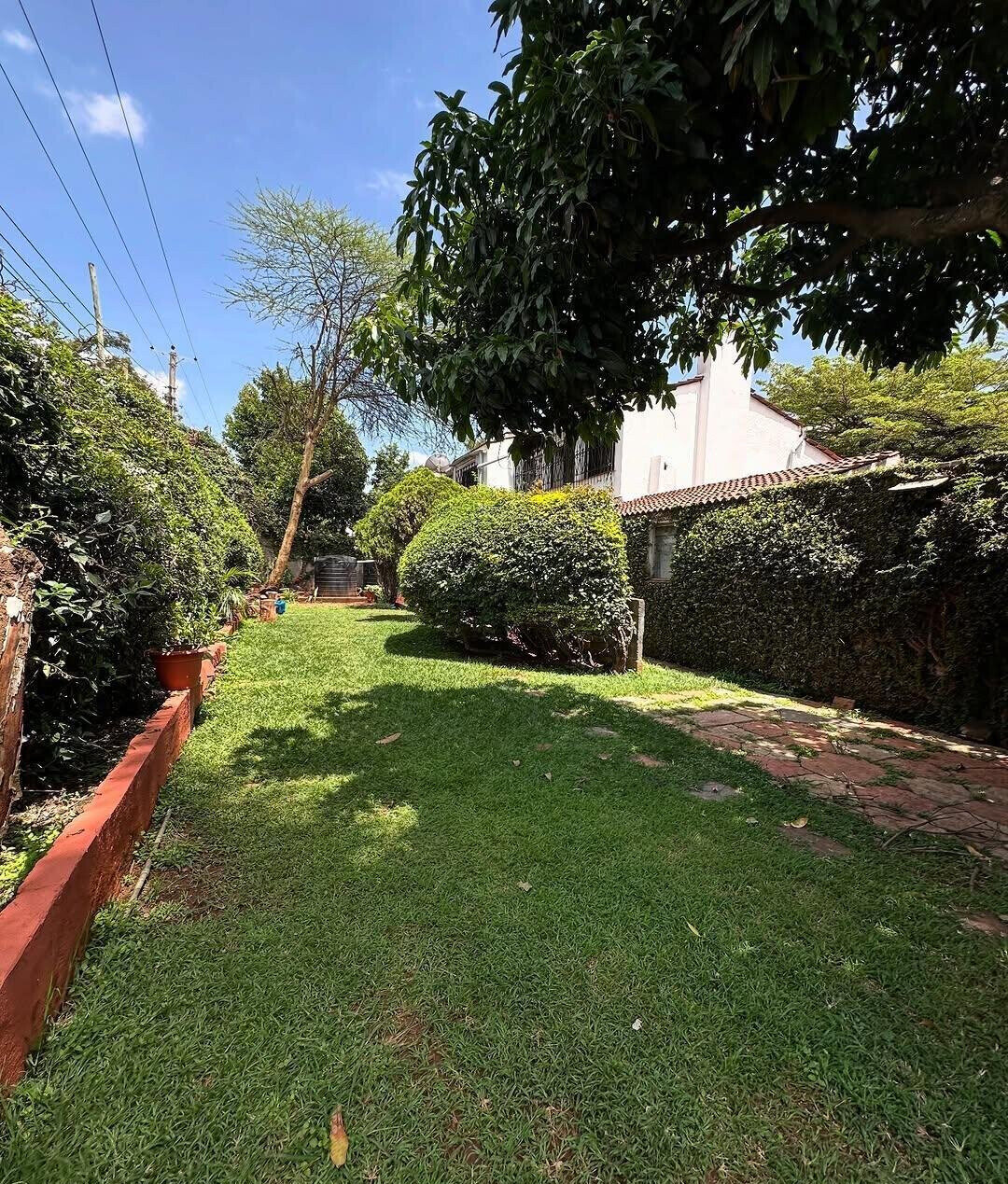 4BR Townhouse with Private Garden & DSQ in 6-Unit Court - Kilimani