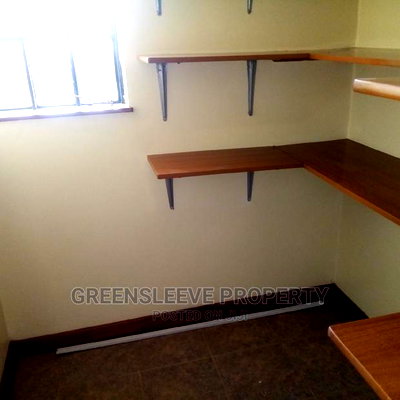 4bdrm Townhouse / Terrace in Hardy for rent - Image 15