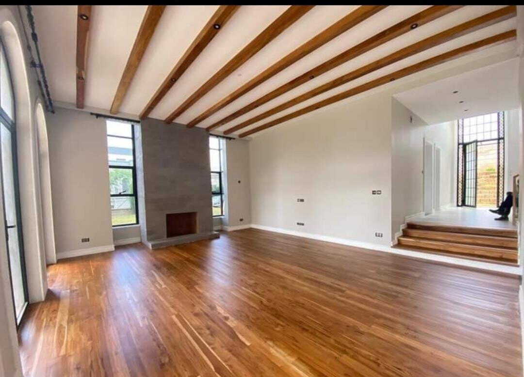 5-Ensuite Townhouse with Skylight Lobby & Rooftop Terrace - Loresho