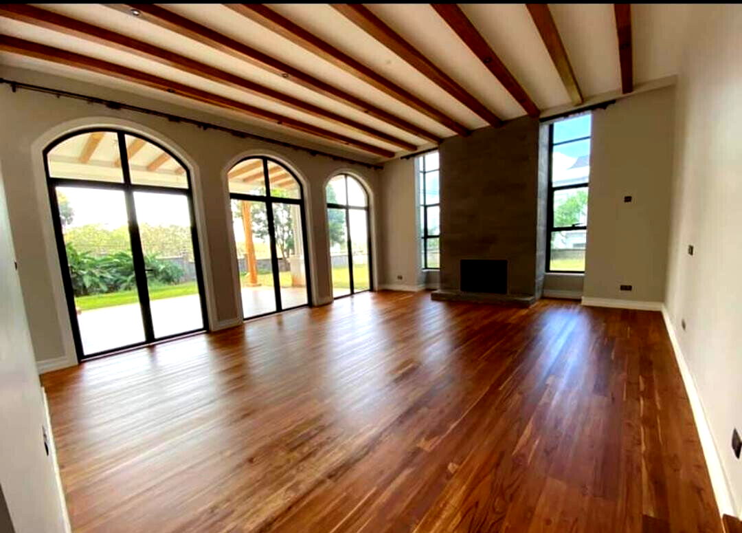 5-Ensuite Townhouse with Skylight Lobby & Rooftop Terrace - Loresho
