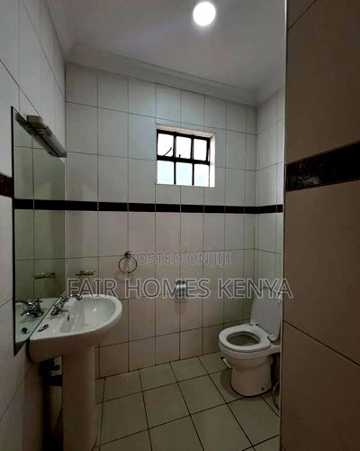 3bdrm Townhouse / Terrace in Lavington Green for rent - Image 9