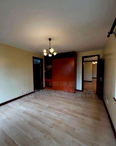 3bdrm Townhouse / Terrace in Lavington Green for rent - Image 8