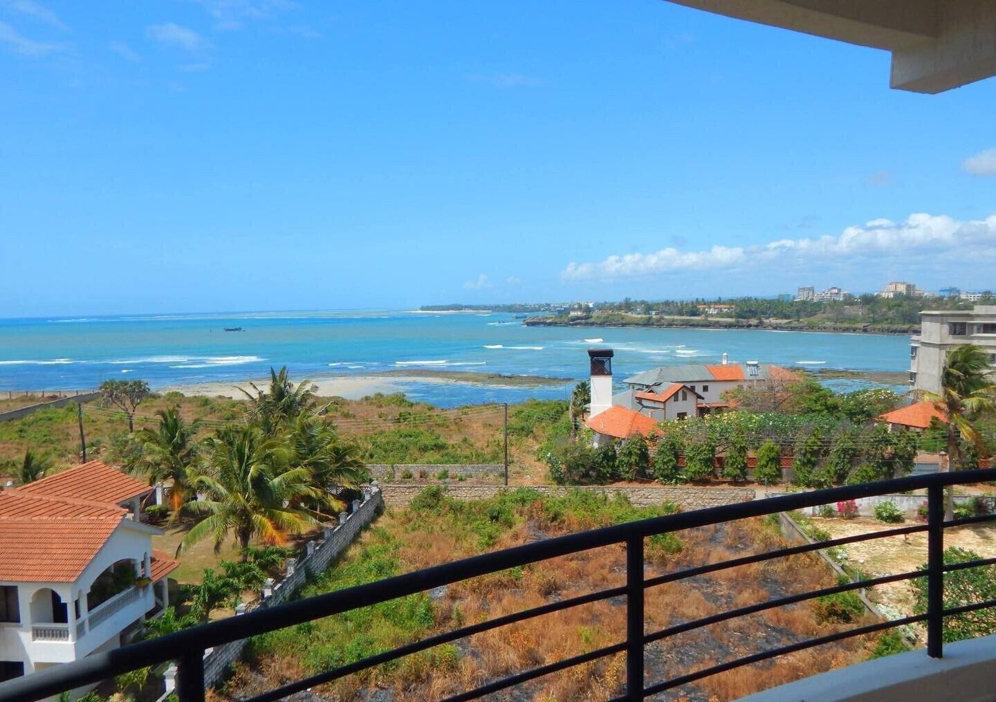 3BR Apartment with Pool & Generator Backup - Nyali