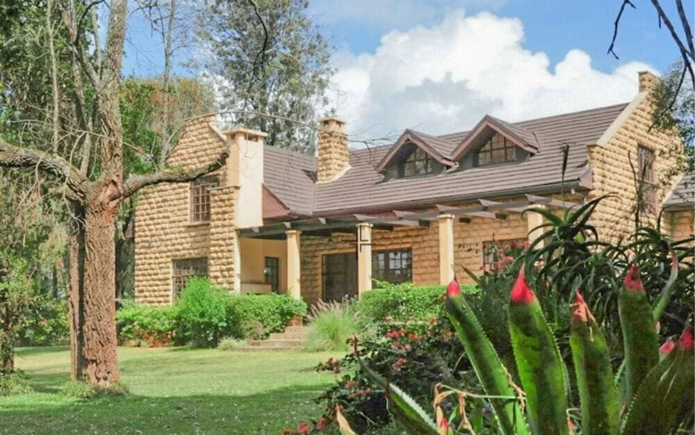 Rustic 5BR Home on 0.75-Acre Garden – Karen