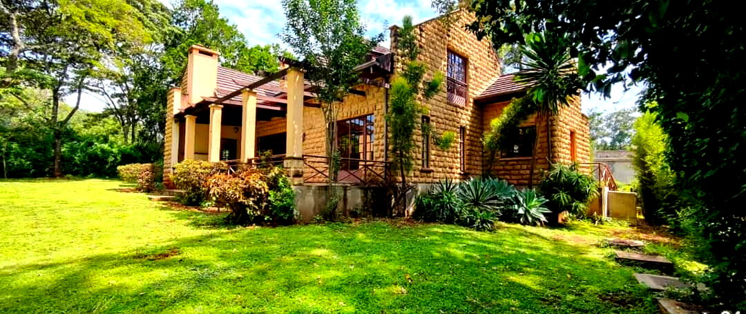 Rustic 5BR Home on 0.75-Acre Garden – Karen
