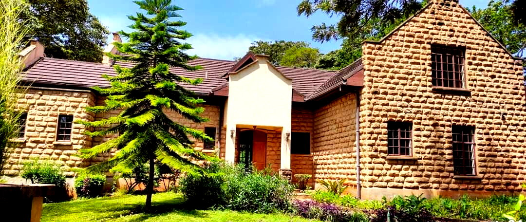 Rustic 5BR Home on 0.75-Acre Garden – Karen