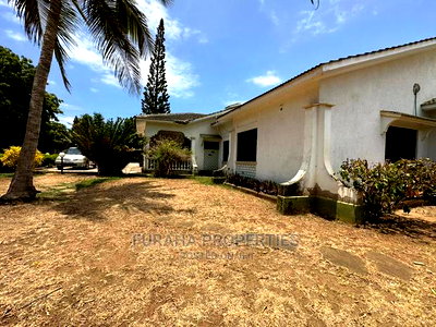 4bdrm Bungalow in Shanzu for sale - Image 5