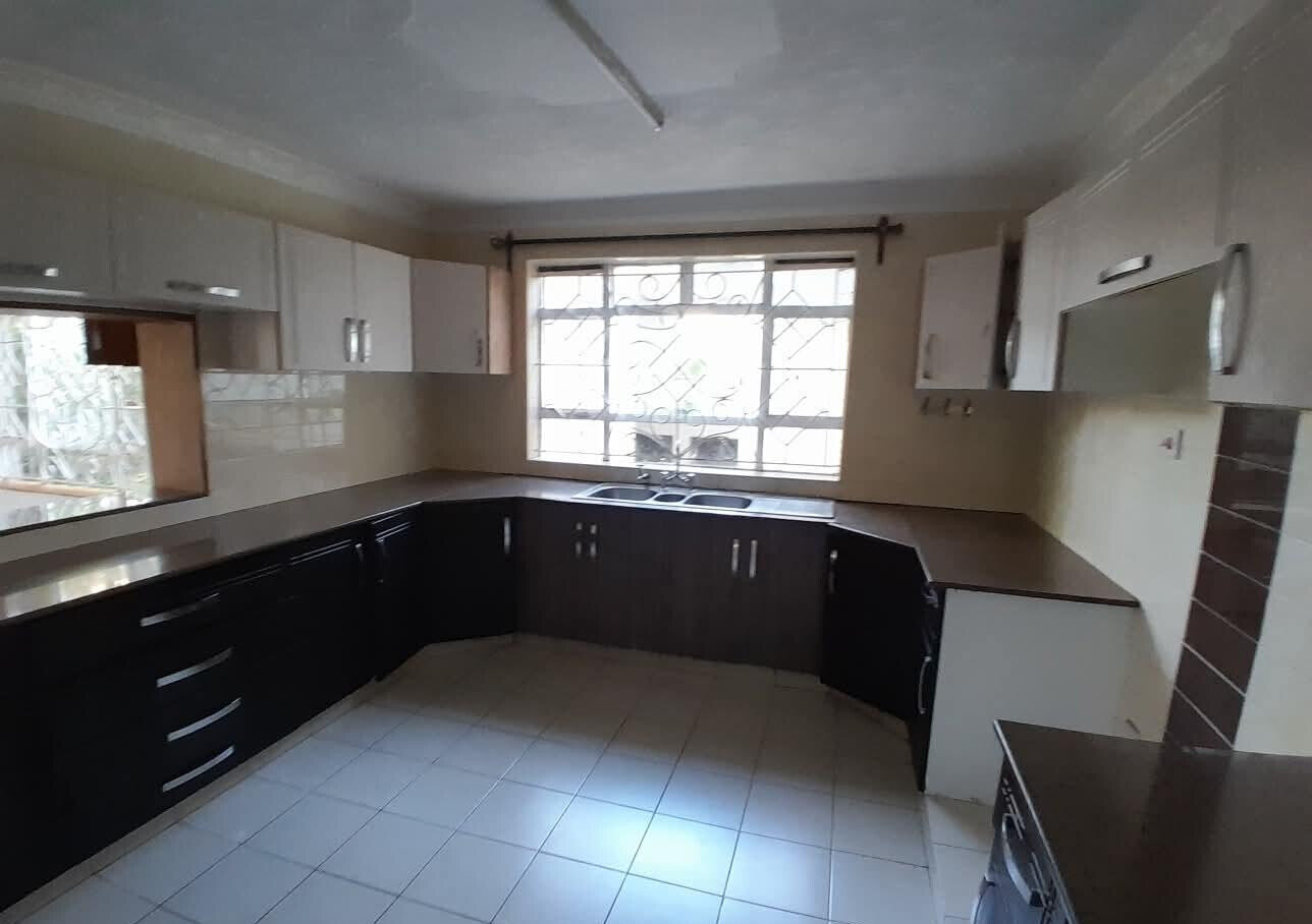 Quarter Acre 5BR Garden Home