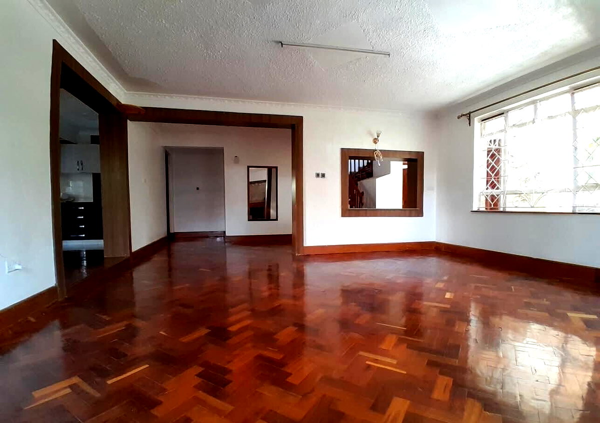 Quarter Acre 5BR Garden Home