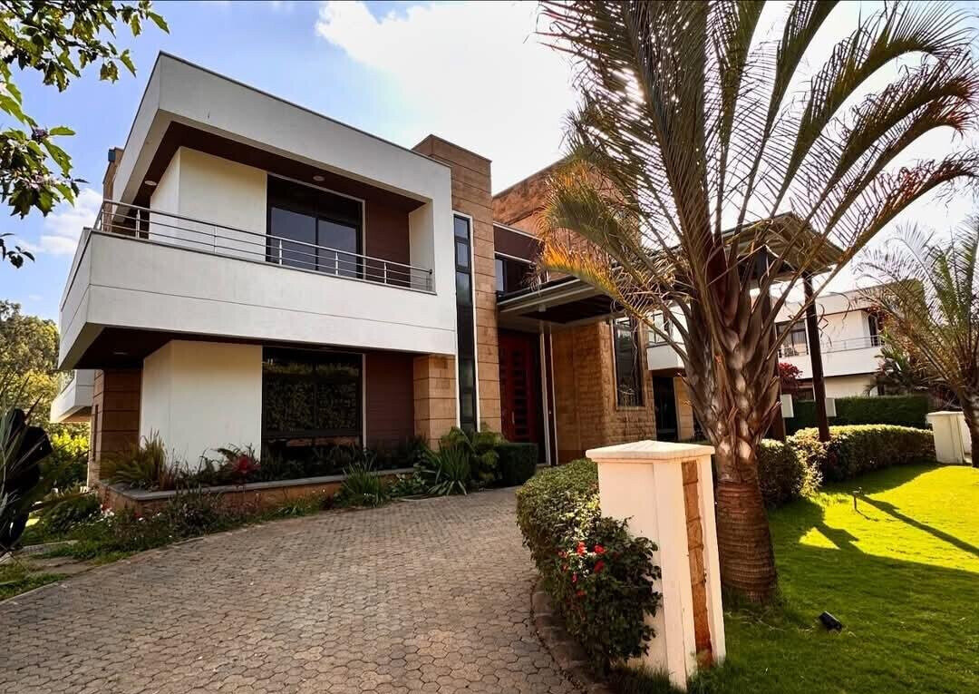 Half-Acre 5-Ensuite Villa with Shared Pool – Karen Gated Estate