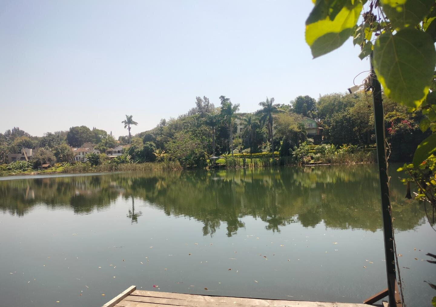 4-Ensuite Townhouse with Lake Views & Mature Garden - Nyari