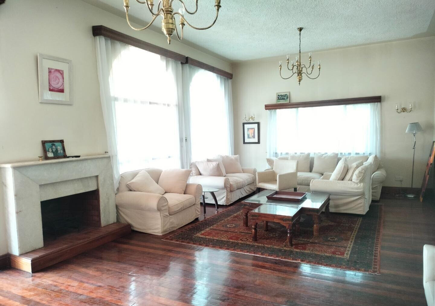 4-Ensuite Townhouse with Lake Views & Mature Garden - Nyari