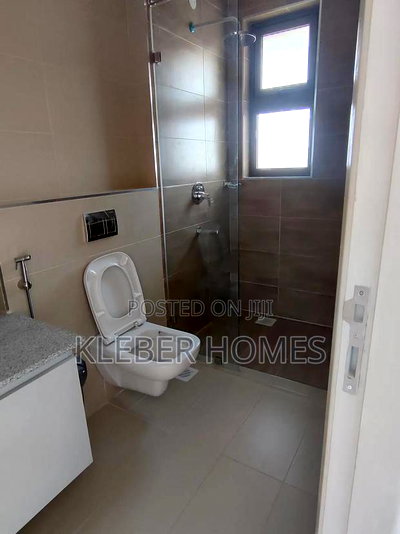 3bdrm Apartment in Lavington for sale - Image 8