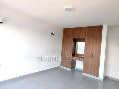 3bdrm Apartment in Lavington for sale - Image 9