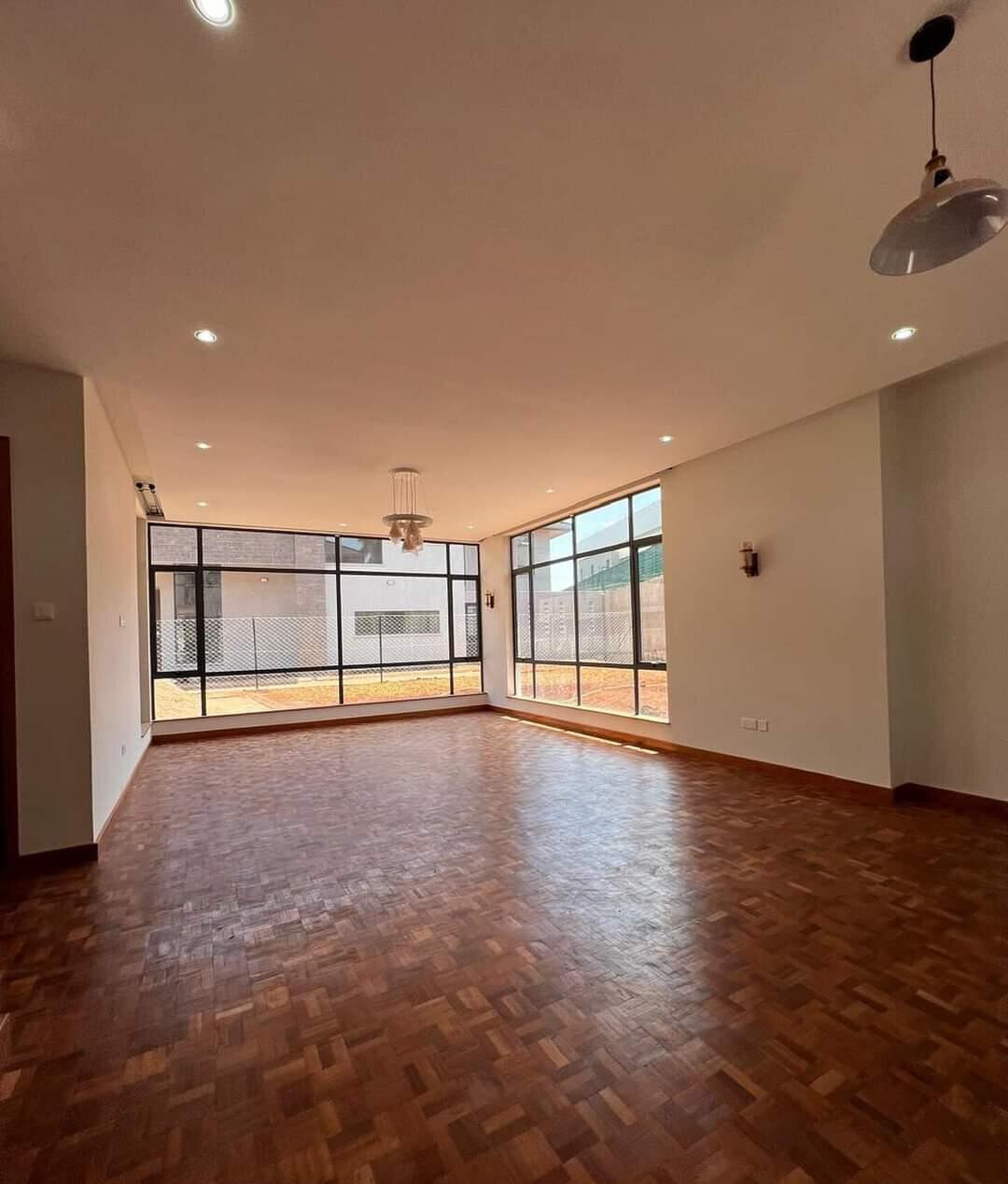 5-Ensuite Townhouse with DSQ & Garden in Lavington Compound of 4