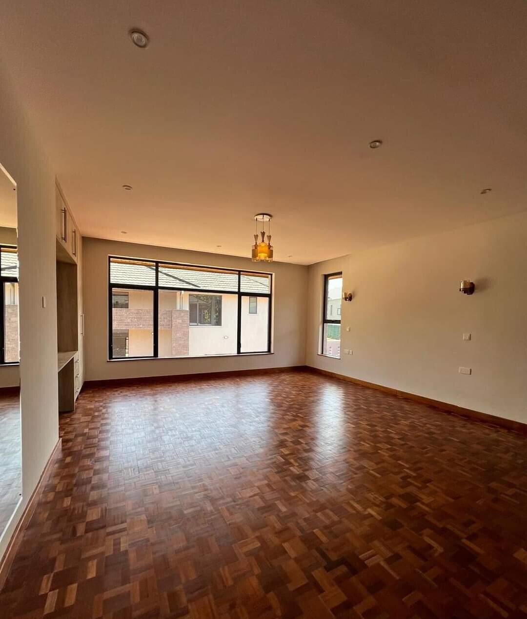5-Ensuite Townhouse with DSQ & Garden in Lavington Compound of 4