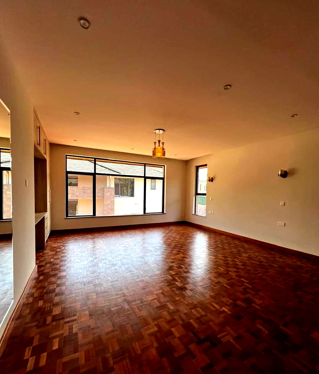 5-Ensuite Townhouse with DSQ & Garden in Lavington Compound of 4