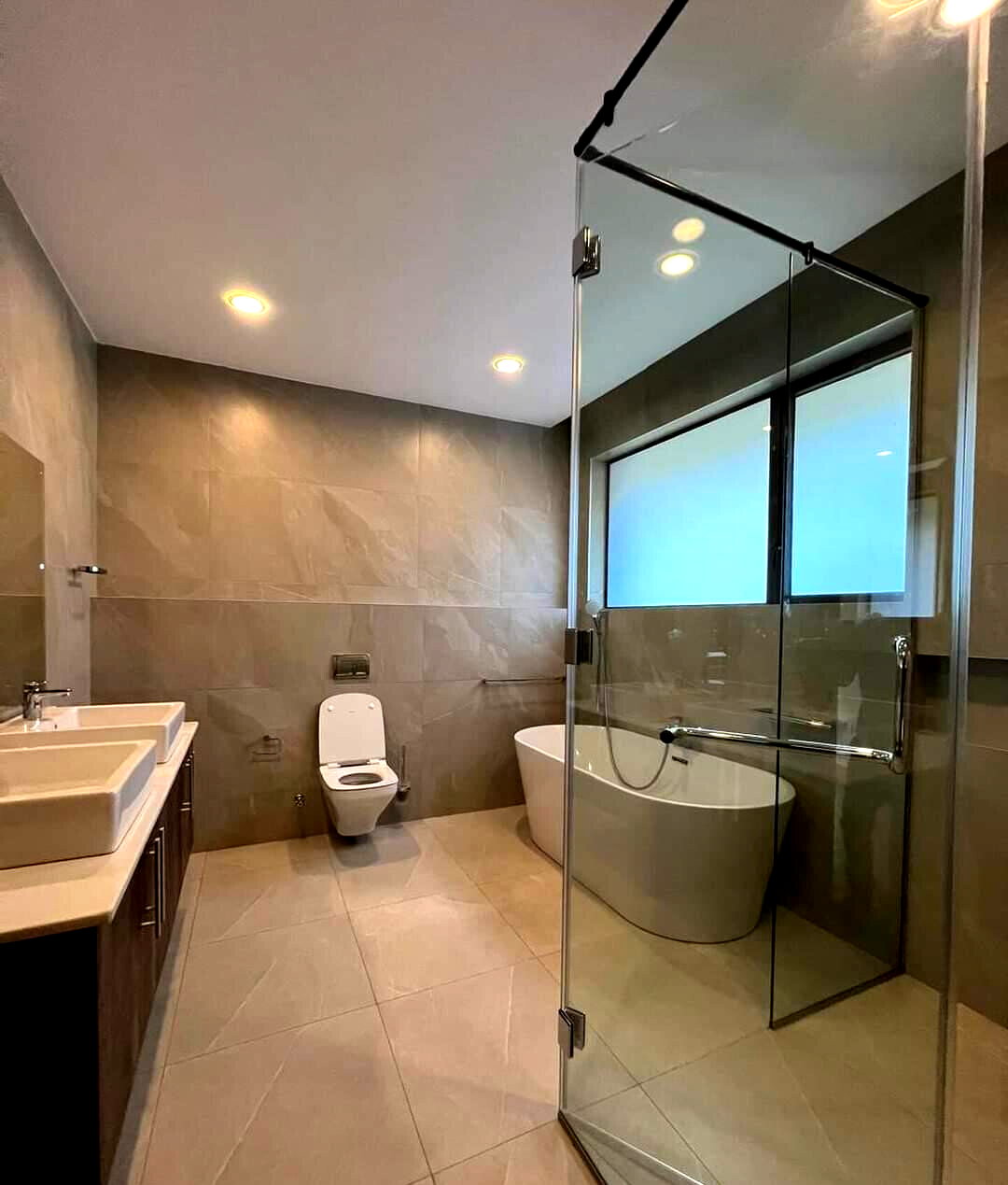 5-Ensuite Townhouse with DSQ & Garden in Lavington Compound of 4