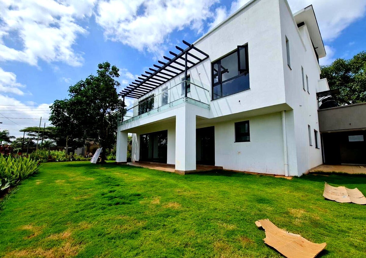 Modern 5BR Townhome with Lift & Solar - Kitisuru