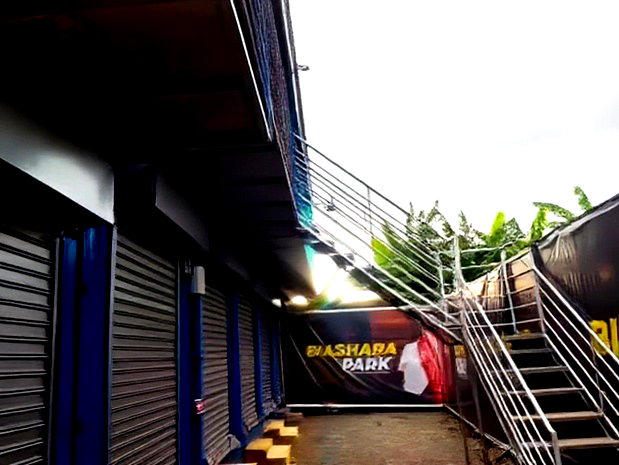 Ready Made Shopping Arcade