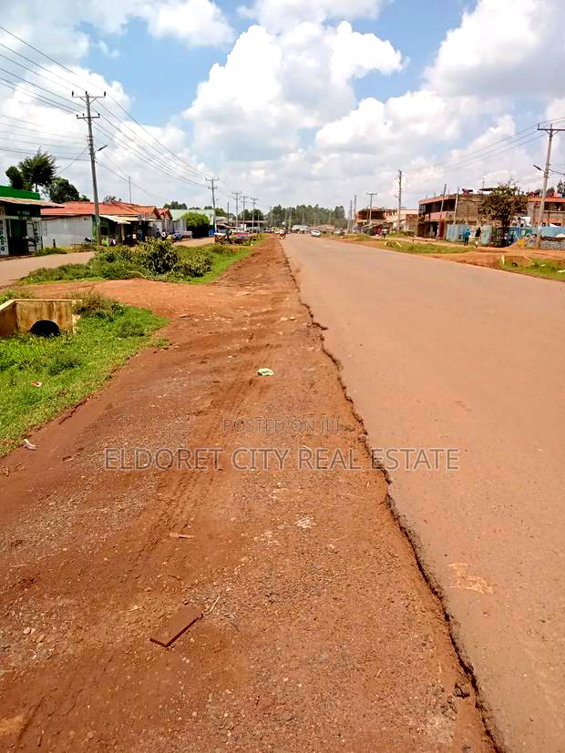 1/8 Plot Junction Kimumu Touching Tarmac