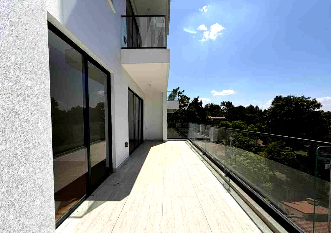 2BR + DSQ with Sky Gardens & Infinity Pool - Riverside Drive